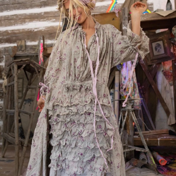 🪻NWT MAGNOLIA PEARL Ainsley Gown🪻 - Picture 2 of 16